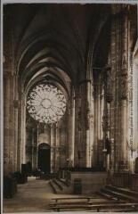 2 vues - Aude. 57. Carcassonne la Cité : église Saint-Nazaire : le transept / photographie Amédée Trantoul (1837-1910). - Toulouse : maison Labouche frères, [entre 1900 et 1910]. - Photographie (ouvre la visionneuse)