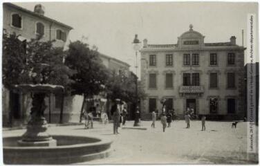 2 vues - L\'Aude. 312. Sigean : la mairie. - Toulouse : maison Labouche frères, [entre 1900 et 1940]. - Photographie (ouvre la visionneuse)