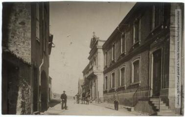 2 vues - L\'Aude. 314. Fitou : la mairie / photographie Henri Jansou (1874-1966). - Toulouse : maison Labouche frères, [entre 1900 et 1940]. - Photographie (ouvre la visionneuse)