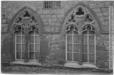 2 vues - Aude. 756. Belpech : vieilles fenêtres gothiques. - Toulouse : maison Labouche frères, [entre 1900 et 1940]. - Photographie (ouvre la visionneuse)
