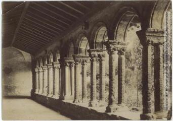 2 vues - 183. Abbaye de Saint-Papoul : le cloître XIe s. - Toulouse : maison Labouche frères, [entre 1900 et 1940]. - Photographie (ouvre la visionneuse)