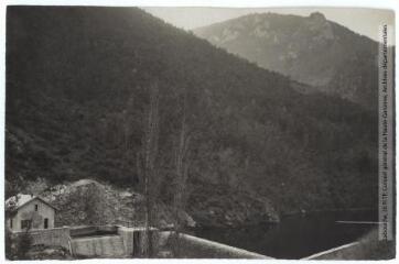 2 vues - Vallée de l\'Aude. 339. Route de Carcanières : barrage de Campagnac [Campagna-de-Sault]. - Toulouse : maison Labouche frères, [entre 1900 et 1940]. - Photographie (ouvre la visionneuse)