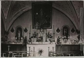 2 vues - Aveyron. 246. Aubin : chapelle Notre-Dame du Pouzet : intérieur. - Toulouse : maison Labouche frères, [entre 1900 et 1920]. - Photographie (ouvre la visionneuse)