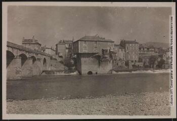 2 vues - [Millau : le Tarn et le vieux moulin]. - Toulouse : maison Labouche frères, [entre 1900 et 1940]. - Photographie (ouvre la visionneuse)