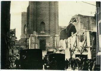 1 vue - [Toulouse : intérieur de l\'église de la Dalbade après la catastrophe du 11 avril 1926]. - Toulouse : maison Labouche frères, [1926]. - Photographie (ouvre la visionneuse)