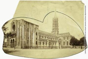 2 vues - [Toulouse : basilique Saint-Sernin : porte Miègeville et clocher]. - Toulouse : maison Labouche frères, [entre 1900 et 1940]. - Photographie (ouvre la visionneuse)