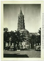 1 vue - [Toulouse : abside de la basilique Saint-Sernin]. - Toulouse : maison Labouche frères, [entre 1920 et 1950]. - Photographie (ouvre la visionneuse)