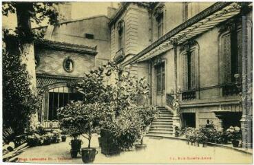 2 vues - [Toulouse] : 14 rue Ste-Anne. - Toulouse : maison Labouche frères, [entre 1900 et 1940]. - Photographie (ouvre la visionneuse)