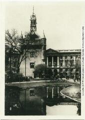 1 vue - [Toulouse : le donjon du Capitole]. - Toulouse : maison Labouche frères, [entre 1930 et 1950]. - Photographie (ouvre la visionneuse)