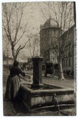 2 vues  - Haute-Garonne. 971. Montréjeau : la fontaine et le clocher de l\'église / photographie Henri Jansou (1874-1966). - Toulouse : maison Labouche frères, [entre 1900 et 1920]. - Photographie (ouvre la visionneuse)
