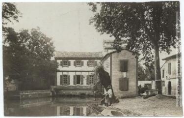 2 vues La Haute-Garonne. 1149. Auterive : le moulin vieux. - Toulouse : maison Labouche frères, [entre 1900 et 1940]. - Photographie