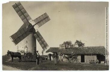 2 vues 406. Cadours : un moulin à vent / photographie Henri Jansou (1874-1966). - Toulouse : maison Labouche frères, [entre 1900 et 1940]. - Photographie