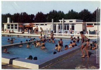 3 vues [Auterive : la piscine]. - Toulouse : maison Labouche frères, [après 1950]. - Photographie