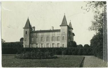 2 vues  - Le Gers. 52. Samatan : château Latour. - Toulouse : maison Labouche frères, [entre 1900 et 1940]. - Photographie (ouvre la visionneuse)