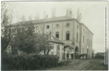2 vues - Le Gers. 73. Plaisance : le moulin Haas. - Toulouse : maison Labouche frères, [entre 1900 et 1940]. - Photographie (ouvre la visionneuse)