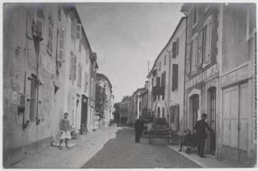 3 vues - Amou (Landes) : rue Saint-Pierre. - Toulouse : phototypie Labouche frères ; [s.l.] : édition Ch. Luquet, [entre 1905 et 1918]. - Carte postale (ouvre la visionneuse)