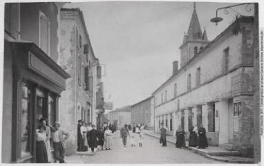 2 vues - Habas (Landes). 10. Rue de l\'Hôtel-de-Ville / photographie Henri Jansou (1874-1966). - Toulouse : maison Labouche frères, [entre 1900 et 1920]. - Photographie (ouvre la visionneuse)