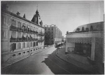 3 vues - 5. Dax : le quartier thermal. - Toulouse : maison Labouche frères, [entre 1920 et 1950]. - Photographie (ouvre la visionneuse)