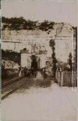 2 vues - Lot. 206. Conduché : pont du chemin de fer d\'Orléans sur le Célé. - Toulouse : maison Labouche frères, [entre 1900 et 1920]. - Photographie (ouvre la visionneuse)