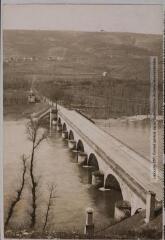 3 vues - Le Lot. 275. Souillac : le pont. - Toulouse : phototypie Labouche frères, [entre 1905 et 1925]. - Carte postale (ouvre la visionneuse)