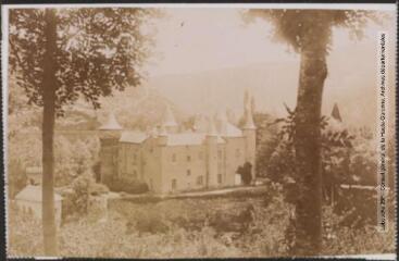 2 vues - Lozère. 224. Château du Champ, près Altier / photographie Amédée Trantoul (1837-1910). - Toulouse : maison Labouche frères, [entre 1900 et 1910]. - Photographie (ouvre la visionneuse)
