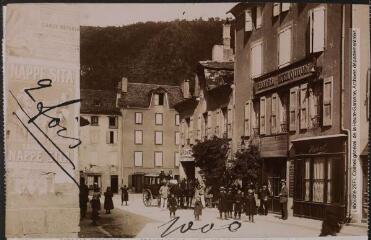 2 vues  - Florac (Lozère) : hôtel Melquion / photographie Amédée Trantoul (1837-1910). - Toulouse : maison Labouche frères, [entre 1900 et 1910]. - Photographie (ouvre la visionneuse)