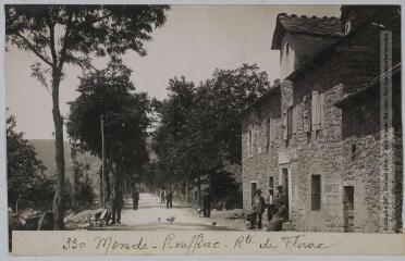 3 vues - La Lozère. 330. Rouffiac, près Mende : route de Florac. - Toulouse : phototypie Labouche frères, [entre 1905 et 1925]. - Carte postale (ouvre la visionneuse)