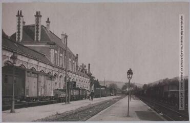 4 vues - Le Tarn-et-Garonne. 464. Lexos : la gare, vue des quais. - Toulouse : maison Labouche frères, [entre 1900 et 1940]. - Photographie (ouvre la visionneuse)