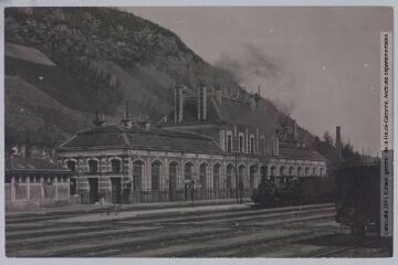 2 vues - Gare de Lexos. - Toulouse : maison Labouche frères, [entre 1900 et 1940]. - Photographie (ouvre la visionneuse)