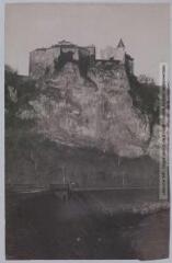 3 vues - Le Tarn-et-Garonne. 4. Bruniquel : le château / [photographie Henri Jansou (1874-1966)]. - Toulouse : phototypie Labouche frères, [entre 1918 et 1937]. - Carte postale (ouvre la visionneuse)