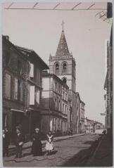 4 vues - 31. Castelsarrasin : église Saint-Jean / [photographie Amédée Trantoul (1837-1910)]. - Toulouse : phototypie Labouche frères, [entre 1918 et 1937]. - Carte postale (ouvre la visionneuse)