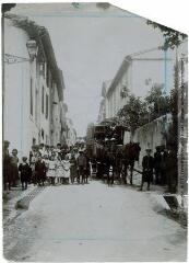 2 vues - La Montagne Noire. Cenne-Monestiés : la Grand\'rue. - Toulouse : maison Labouche frères, [entre 1900 et 1920]. - Photographie (ouvre la visionneuse)