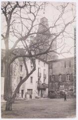 2 vues - 15. Villefranche-de-Conflent : la place et la mairie / photographie Henri Jansou (1874-1966). - Toulouse : maison Labouche frères, [entre 1900 et 1920]. - Photographie (ouvre la visionneuse)