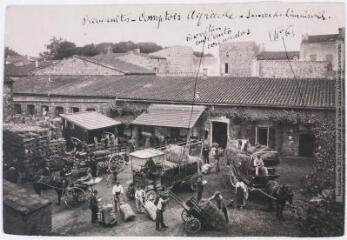 2 vues - Rivesaltes : comptoir agricole : service de livraisons. - Toulouse : maison Labouche frères, [entre 1900 et 1920]. - Photographie (ouvre la visionneuse)