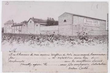 2 vues - [Rivesaltes] : Docteur Conte, spécialité de vins fins. - Toulouse : maison Labouche frères, [entre 1900 et 1904]. - Photographie (ouvre la visionneuse)