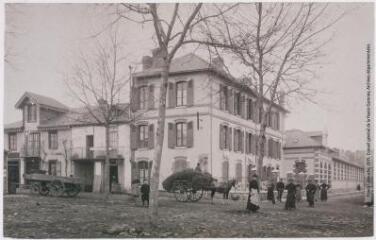 3 vues - Les Pyrénées (4e série). 140. Lannemezan : l\'école Bert. - Toulouse : maison Labouche frères, [entre 1900 et 1920]. - Photographie (ouvre la visionneuse)