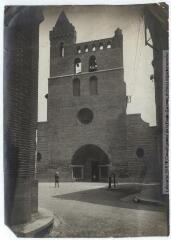 3 vues La Haute-Garonne. 441. Auterive : l'église Saint-Paul. - Toulouse : phototypie Labouche frères, [1936]. - Carte postale