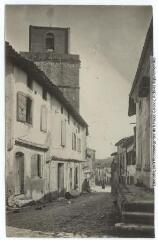 4 vues La Haute-Garonne. 1098. Auriac : rue de l'église. - Toulouse : éditions Pyrénées-Océan, marque LF, [entre 1937 et 1950]. - Carte postale