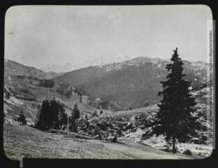 1 vue - Savoie. Le massif du Mont Blanc vu du col des Aravis. - [entre 1900 et 1920]. - Photographie (ouvre la visionneuse)