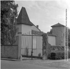 1 vue - Avignonet-Lauragais : métairie d\'En Terni / Jean Ribière photogr. - [entre 1950 et 1970]. - Photographie (ouvre la visionneuse)