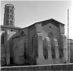 1 vue - Rieux : cathédrale fortifiée Sainte-Marie : partie sud / Jean Ribière photogr. - [entre 1950 et 1970]. - Photographie (ouvre la visionneuse)