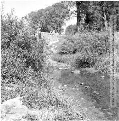 1 vue - Toulouse : début du canal du Midi, près de la Garonne / Jean Ribière photogr. - vers 1956-1957. - Photographie (ouvre la visionneuse)