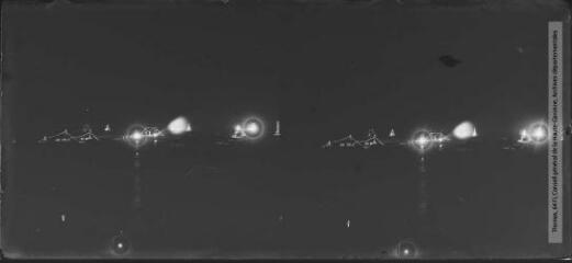 2 vues - Casablanca : fêtes présidentielles : illumination de l\'escadre dans le port. - 5 avril 1922 (ouvre la visionneuse)