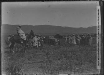 4 vues - Dans l\'Atlas (zone d\'insécurité) : un campement de nomades entre Boujad [Bejaâd] et Khénifra. - avril 1926 (ouvre la visionneuse)