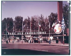 1 vue - E 048 bis. [Toulouse : entrée du parc des expositions 1926-1967]. - Toulouse : maison Labouche frères, [1967]. - Photographie (ouvre la visionneuse)