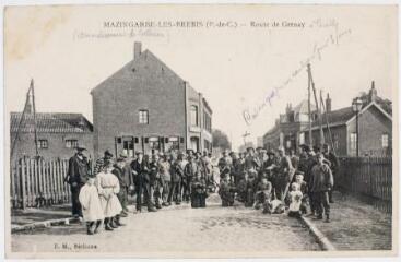 2 vues  - Mazingarbe-les-brebis (P.-de-C.) : route de Grenay. - Béthune : E.M., [vers 1915]. - Carte postale (ouvre la visionneuse)