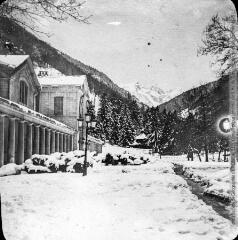 2 vues  - Luchon sous la neige (collection E. Trutat). (ouvre la visionneuse)