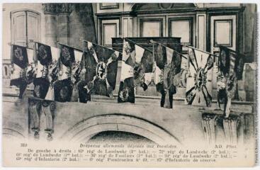 2 vues  - Drapeaux allemands déposés aux Invalides. - [Paris] : ND Phot, 13 avril 1919. - Carte postale (ouvre la visionneuse)
