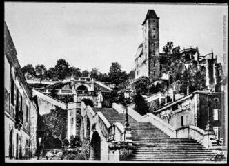 1 vue 5. Auch : l'escalier monumental et tour d'Armagnac