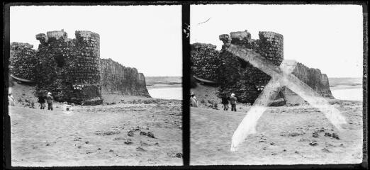 3 vues  - 48. Fort de Souira Kedima [Souira Guedima] (face au sud), à 2 km environ au nord de l\'embouchure du Tensift. - 8 juin 1922 (ouvre la visionneuse)